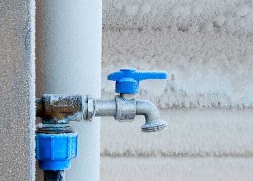 frozen-faucet-in-winter-web